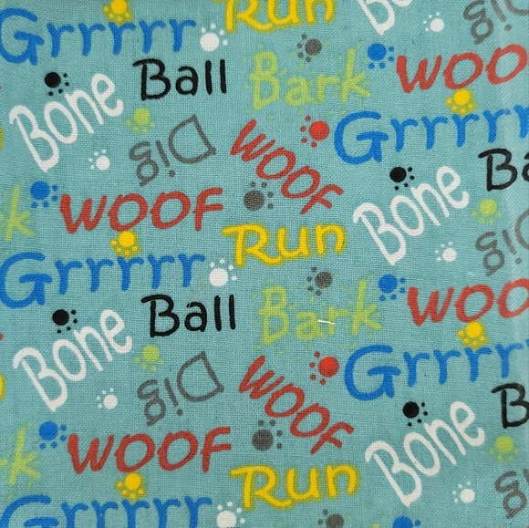 Fat Quarters Puppies Puppy Dogsvand Misc Fabric Cotton Paw Prints - Picture 9 of 11